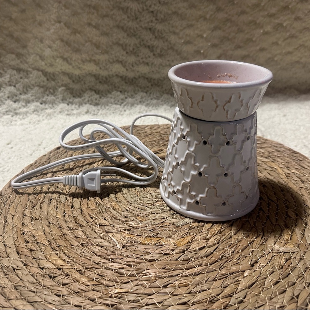 PartyLite Cream Electric Wax Warmer